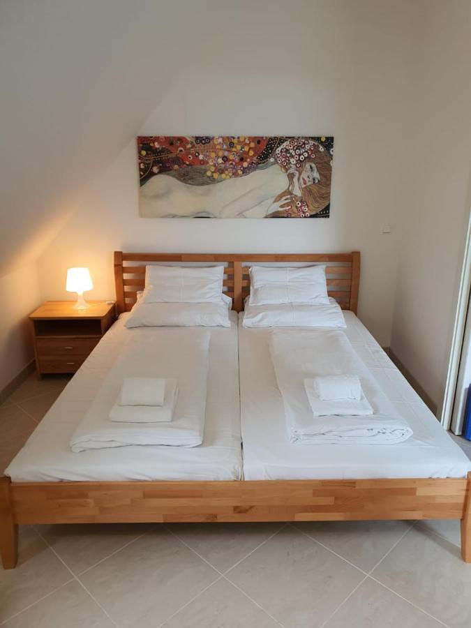 Vista Del Lago Fuer 8 Personen Und Parktplatz Apartment Ossiach Exterior foto